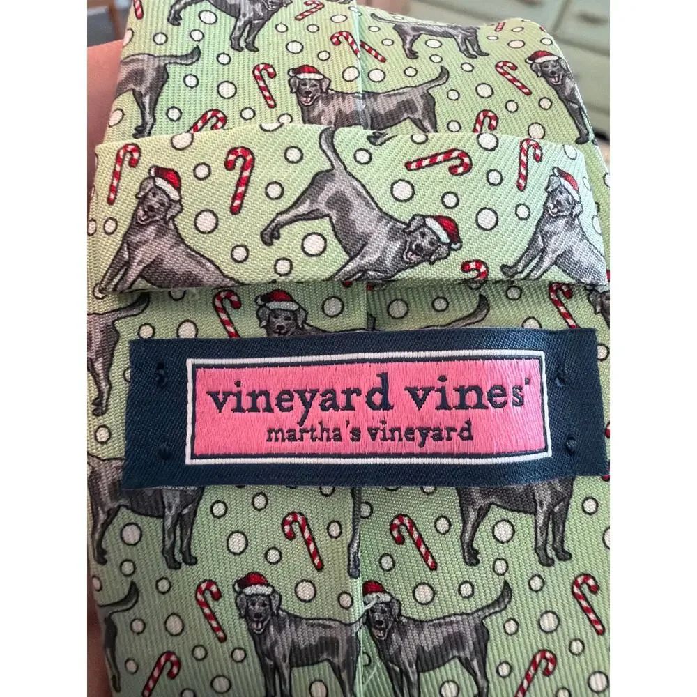 Vineyard Vines mens silk necktie tie green with black lab in Santa hat